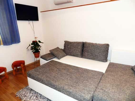 Apartmani Maruncic Оміш Екстер'єр фото