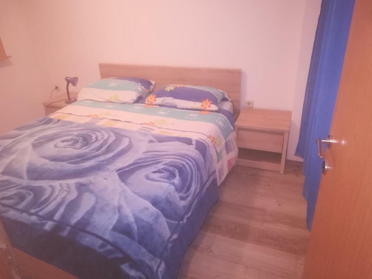 Apartmani Maruncic Оміш Екстер'єр фото