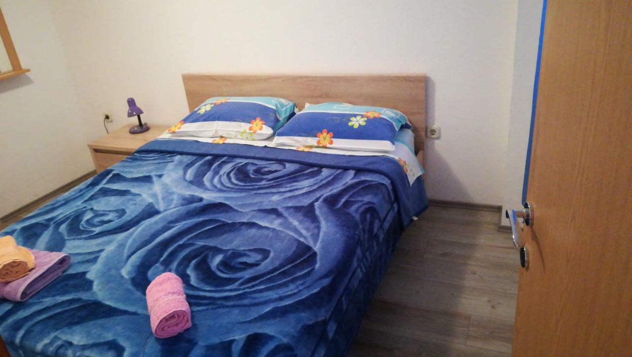 Apartmani Maruncic Оміш Екстер'єр фото
