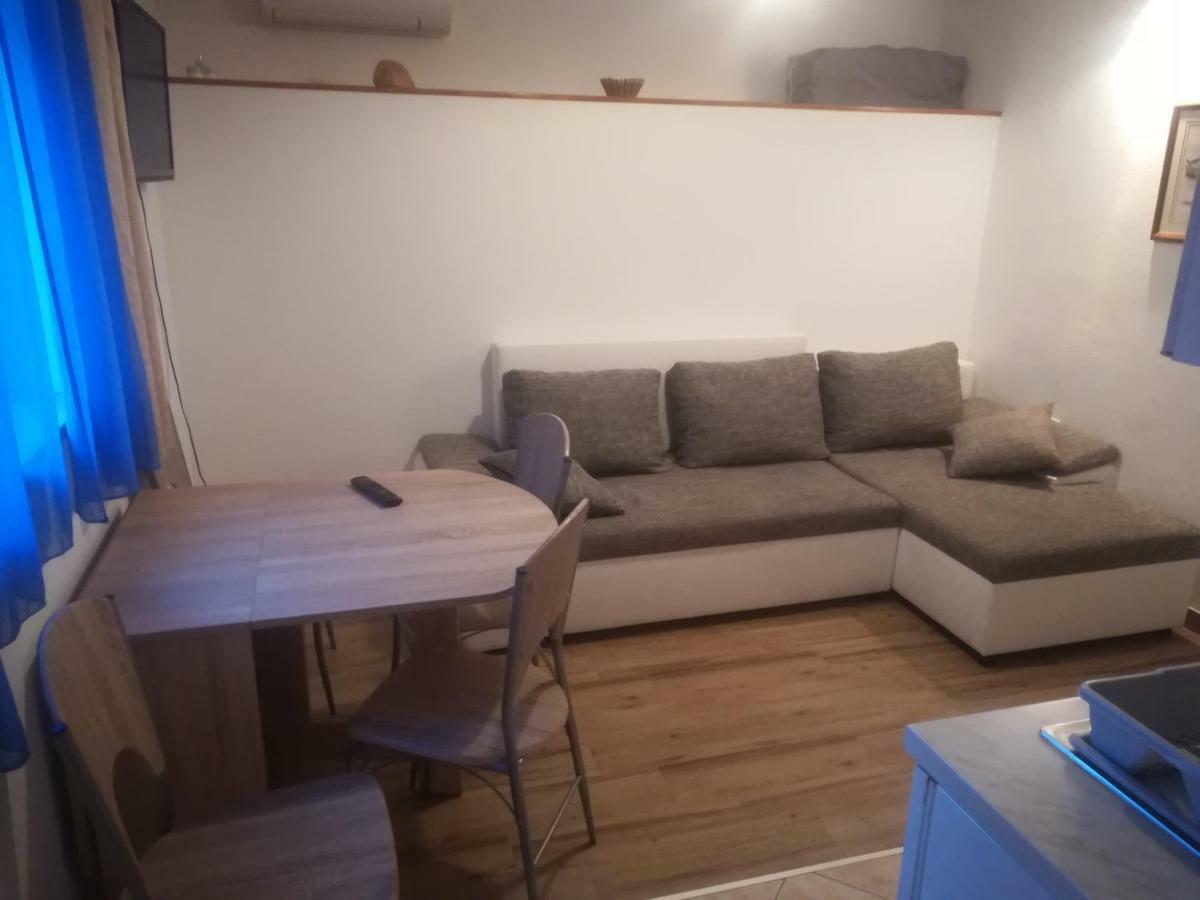 Apartmani Maruncic Оміш Екстер'єр фото