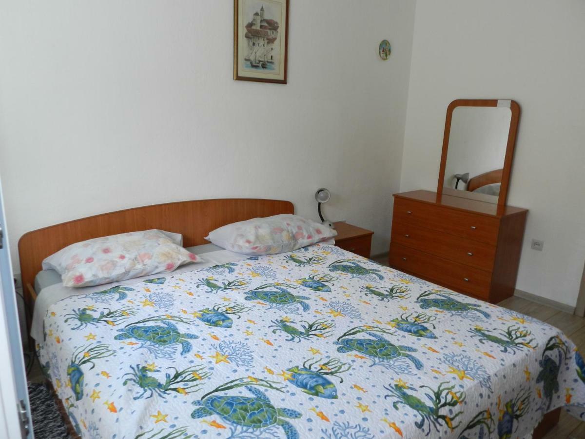 Apartmani Maruncic Оміш Екстер'єр фото