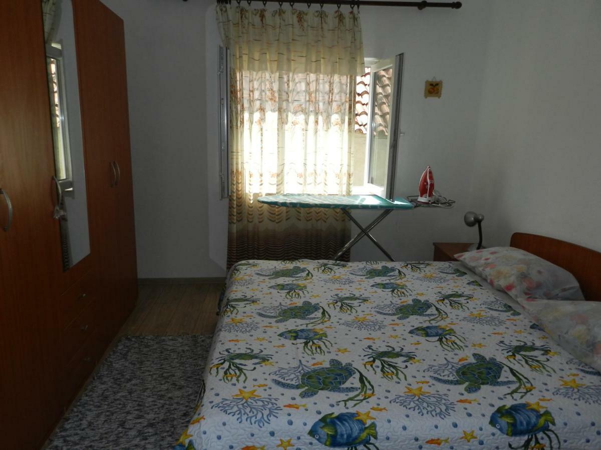 Apartmani Maruncic Оміш Екстер'єр фото